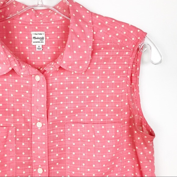 Madewell Tops - MADEWELL CORAL SLEEVELESS BUTTON DOWN W POLKA DOTS